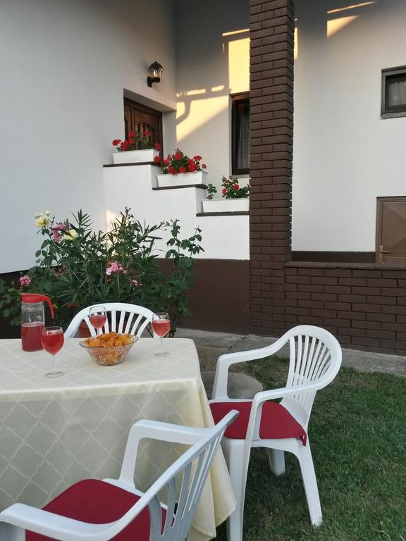 Apartment Cecilia Копривница Стая снимка