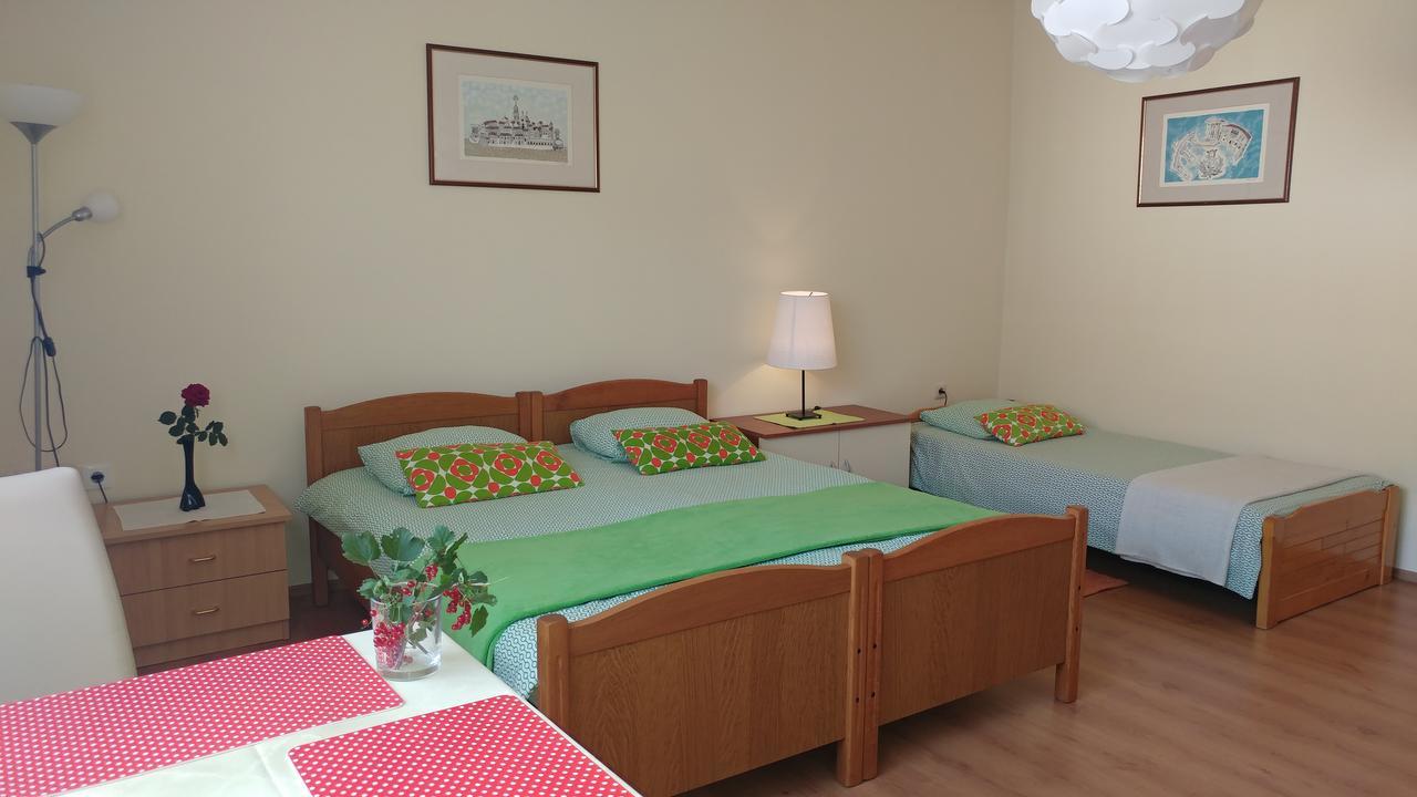 Apartment Cecilia Копривница Екстериор снимка